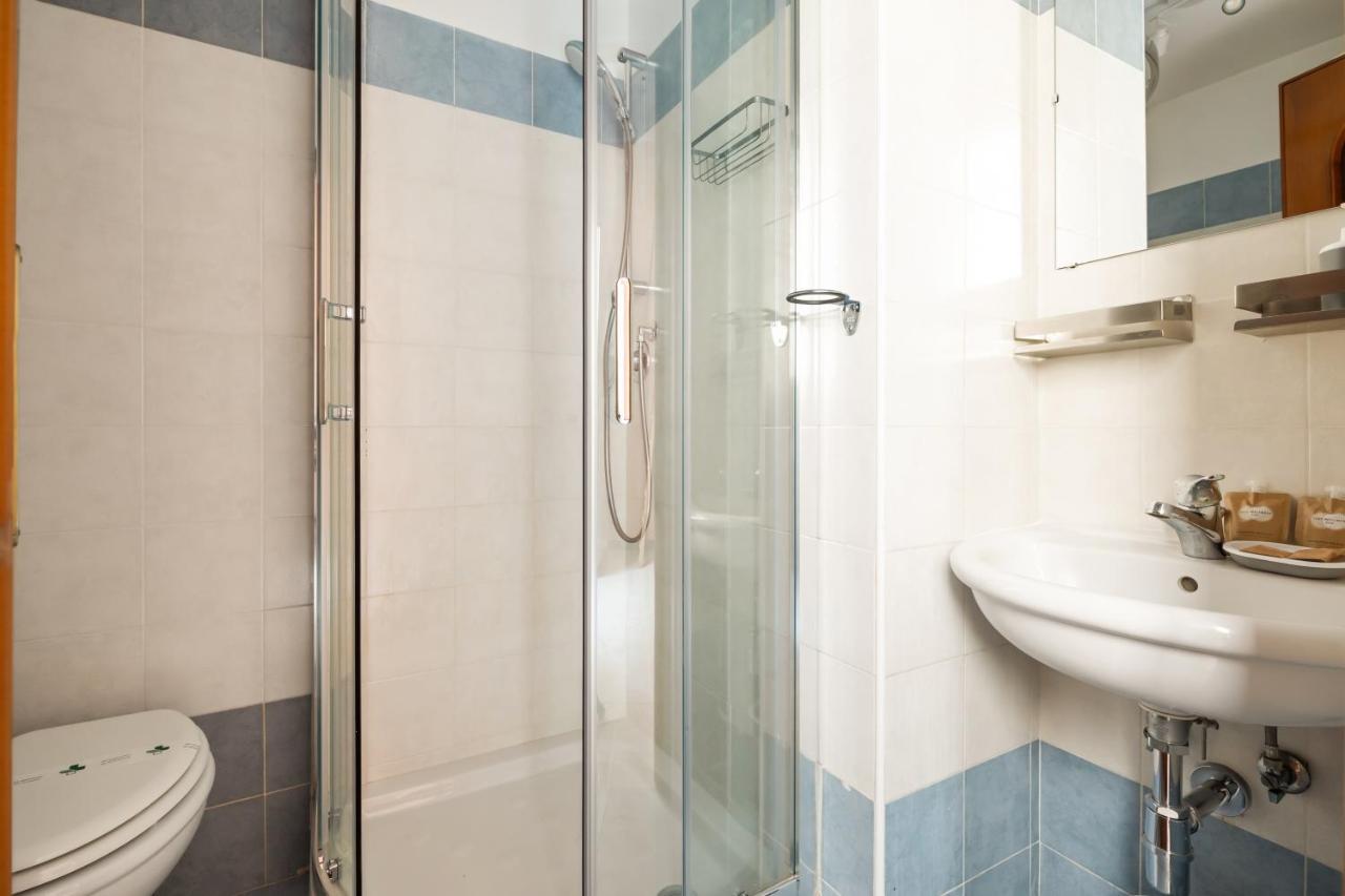 Imperial Nazionale Appartement Rome Buitenkant foto